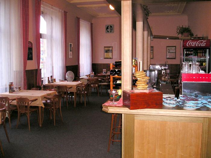 Hotel Dvorak Chrast Экстерьер фото
