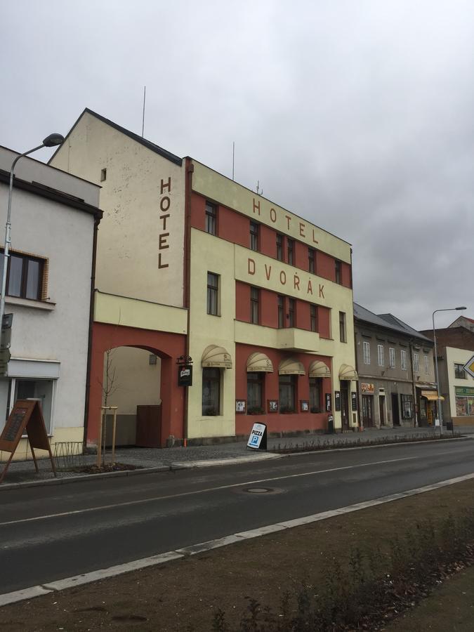 Hotel Dvorak Chrast Экстерьер фото